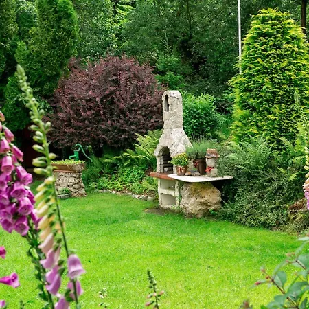In Mit Gepflegtem Garten By Interhome